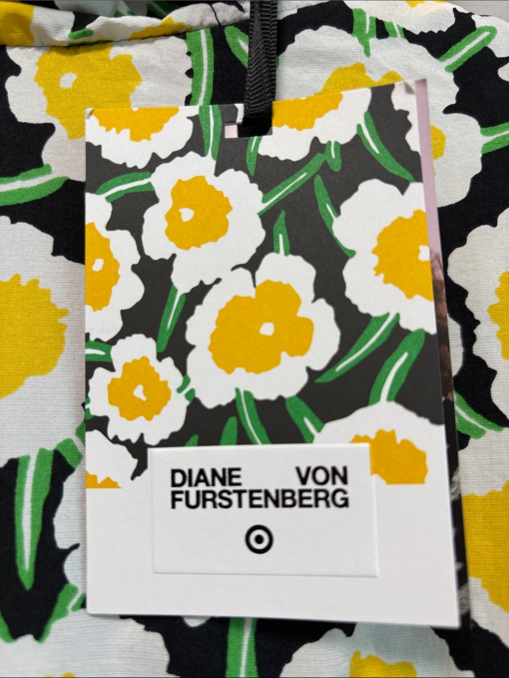 Diane von Furstenberg x Target Hooded Vest with Yellow & White Flowers - Picture 5 of 5